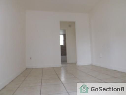 2nd image of 1525 NW 1st Pl APT 10