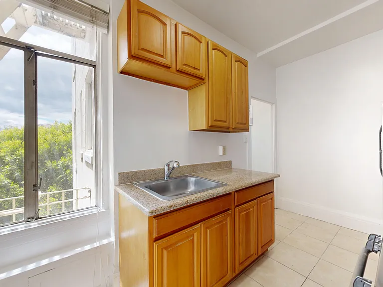 626 Powell St #501 — Photo 2