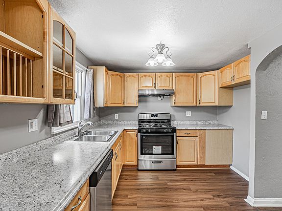 5th image of 6901 Grandview Ave #A