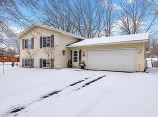 8556 Hiawatha Ave, Eden Prairie, MN 55347