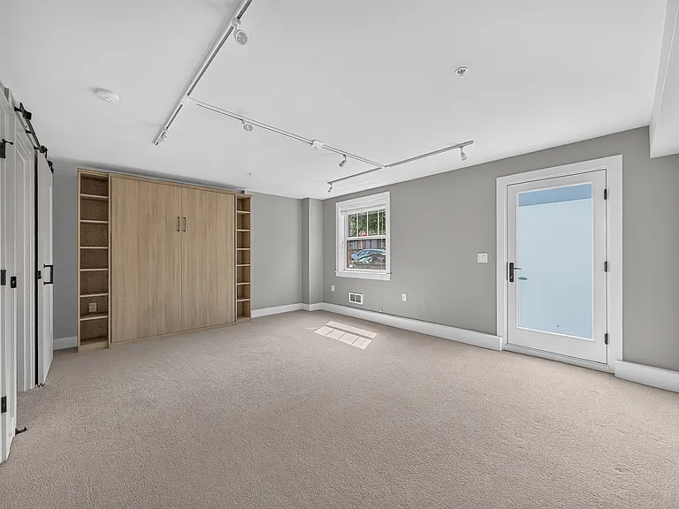 1078 NE High St — Photo 25