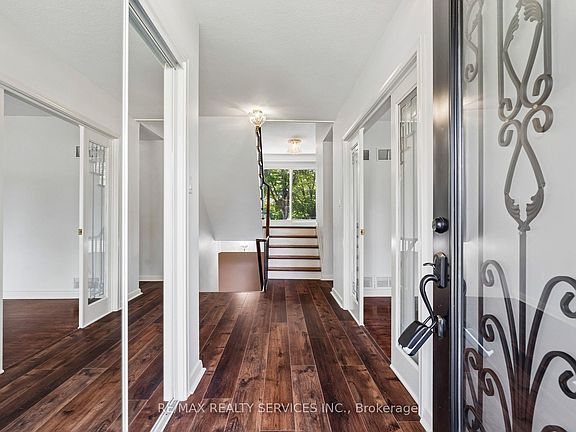 5th image of 16 Malvern Ct