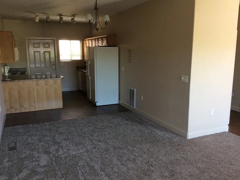 700 N Main St #K2 — Photo 11