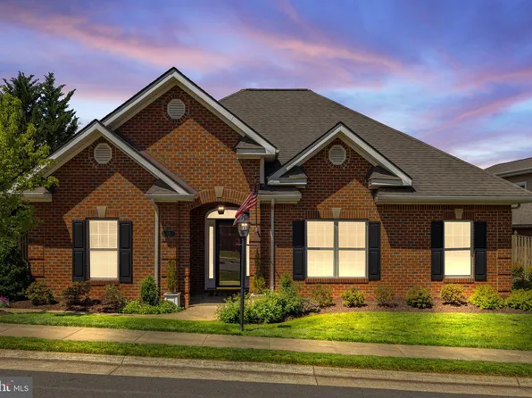230 Carriage Chase Cir, Warrenton, VA 20186