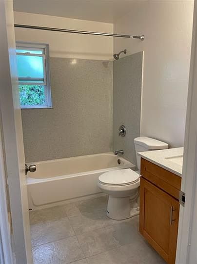 2nd image of 2891 Alma St APT A