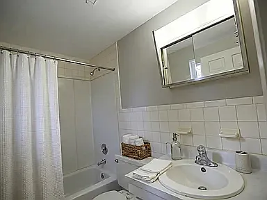 2 bed, 900 sqft, $2,500 — Photo 4