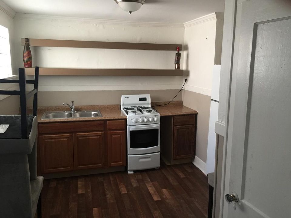 1st image of 163 Nassau Ave APT 12
