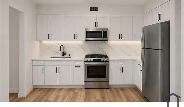 1040 Bergen St #2 — Photo 2
