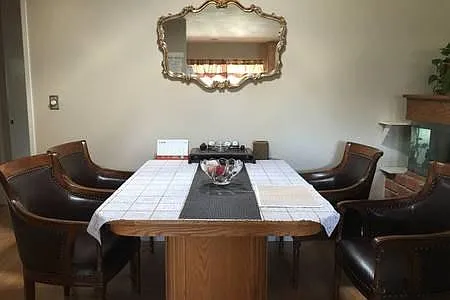 6 bed, 1960 sqft, $6,880 — Photo 3