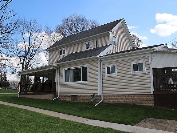 3rd image of 1100 Franklin Ave
