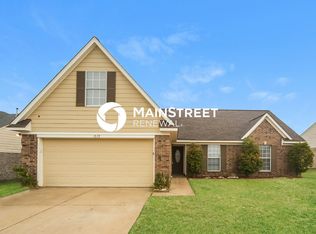 1828 Crescent Ln, Southaven, MS 38671