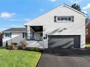 423 Commonwealth Ave, West Mifflin, PA 15122