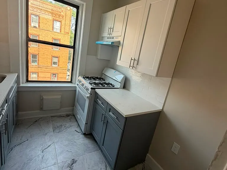 329 Park Ave #11 — Photo 1