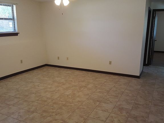 2nd image of 503 Columbia Dr APT I