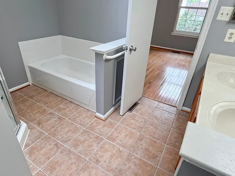 13933 Big Yankee Ln — Photo 25