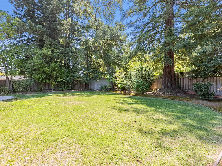 794 Manor Way — Photo 8