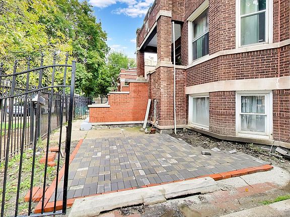5th image of 1623 N Tripp Ave