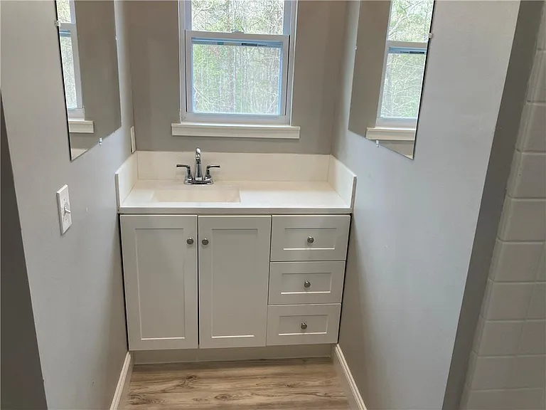 100A Dickerson Rd — Photo 11