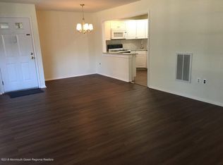 176 Arrowwood Ct, Red Bank, NJ 07701
