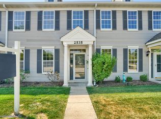 2535 Hillsboro Blvd, Aurora, IL 60503