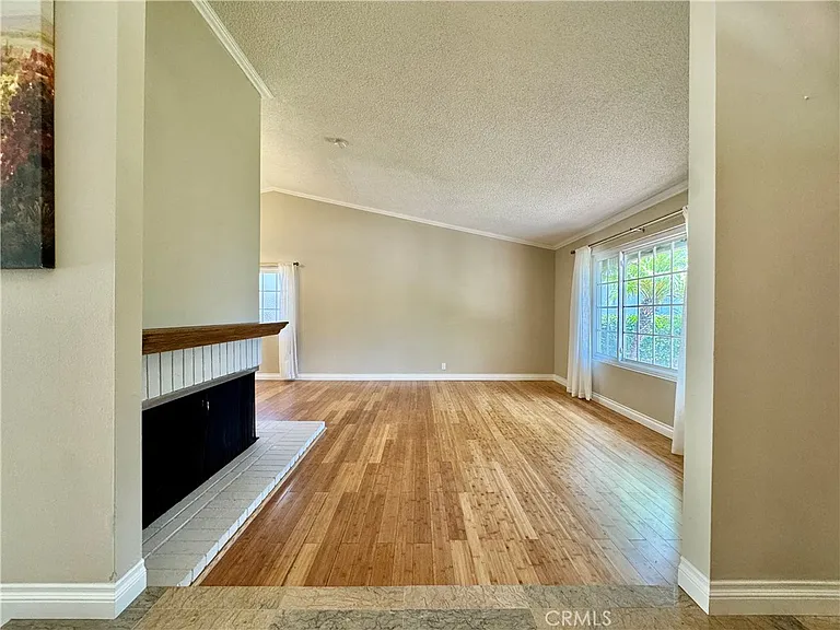 1421 Meadow Glen Rd — Photo 6