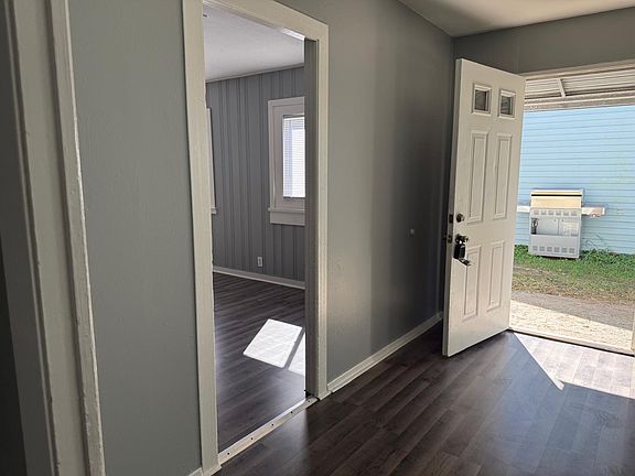 2nd image of 523 S Drexel Ave