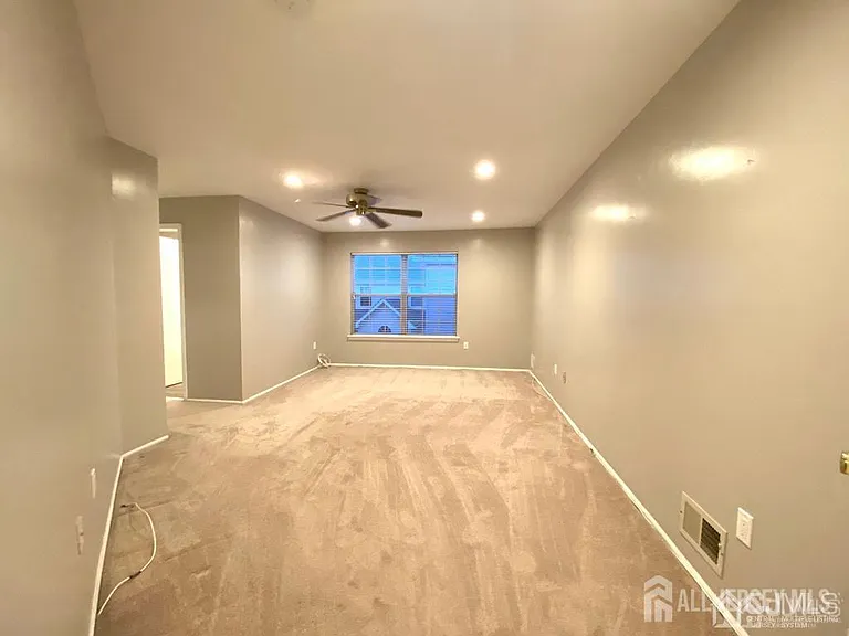 315 Plymouth Rd — Photo 8