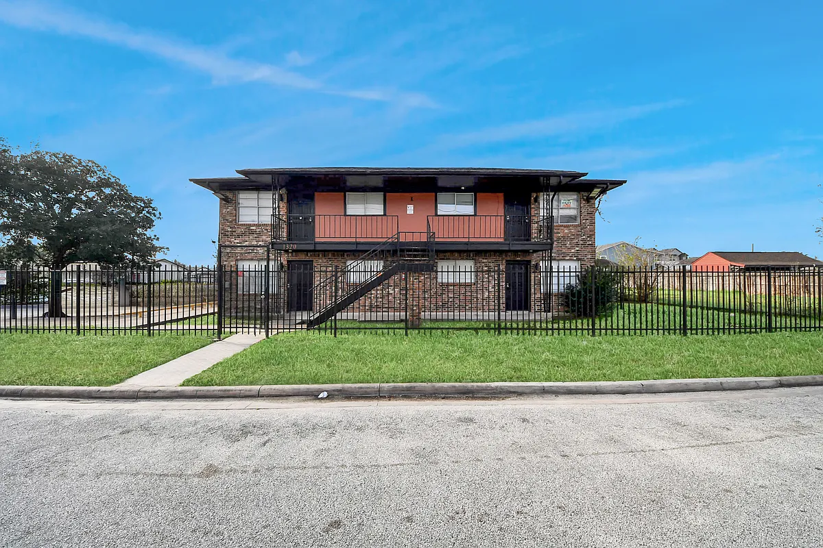 Building Photo - 1320 Griffin St #4