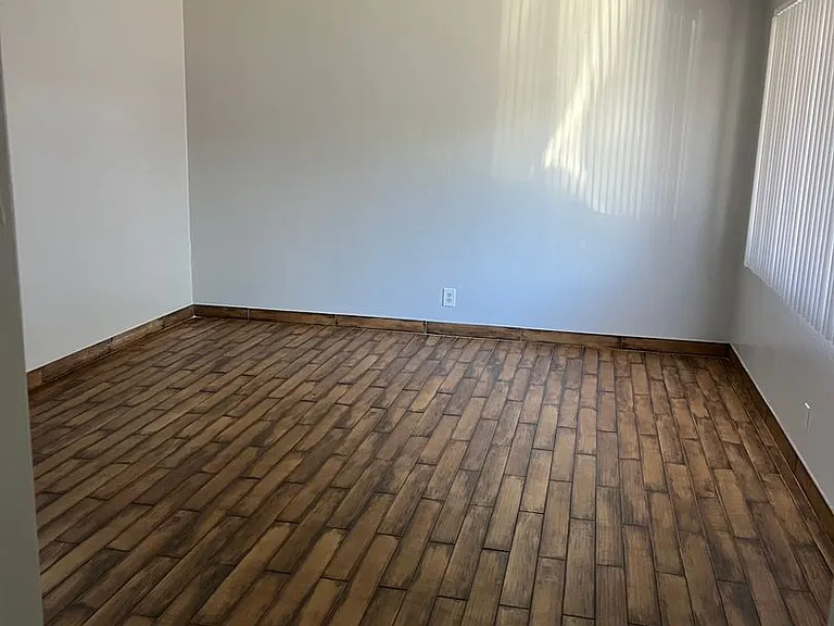 1260 W. Stoneridge Ct. — Photo 11
