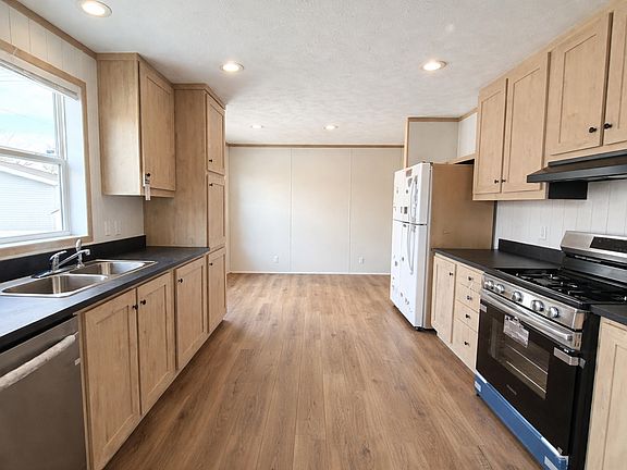 3rd image of 534 E 37th Avenue Jack St #684