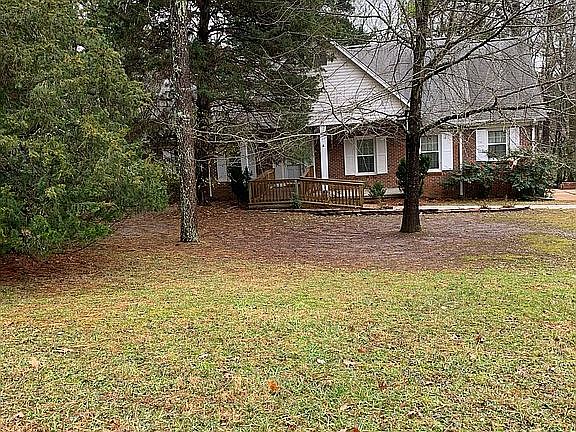 4th image of 2512 Vista Dr SE