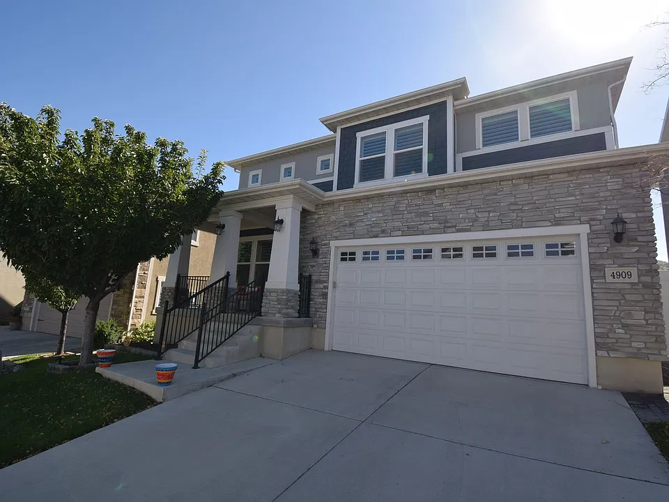 4909 W Rose Quartz Rd