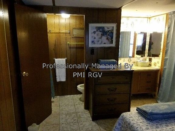 5th image of 613 Trinidad St