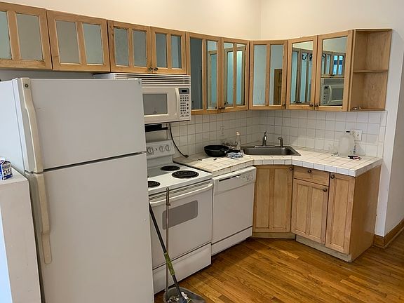 2nd image of 268 W 132nd St APT 1