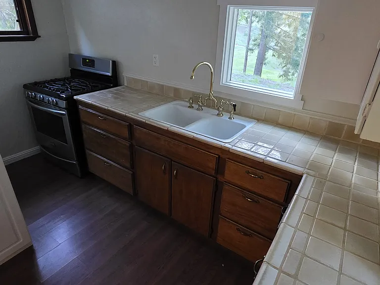 601 Old Hazel Dell Rd — Photo 6