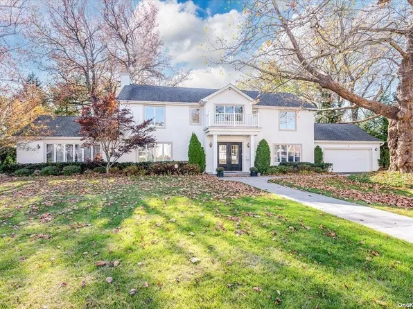 4 Rosemont Place, Great Neck, NY 11023