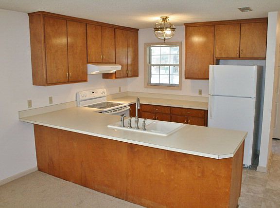 4th image of 2729 Tyndall Dr