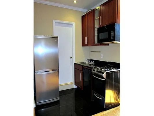 Rented by Mirador Real Estate | media 10