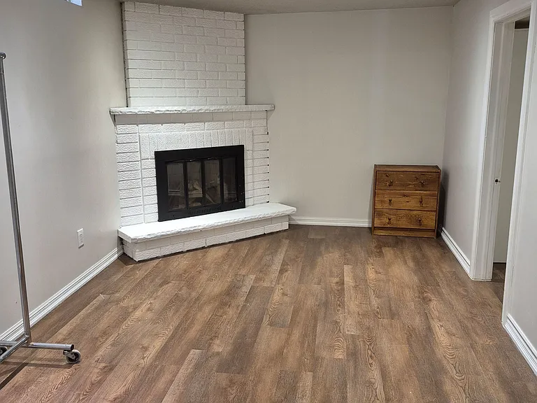 353 Brownridge Dr #LOWER — Photo 7