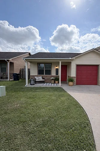 21437 W Wallis Dr #B Photo 1