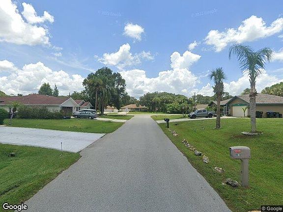 Exterior Neighborhood (street photo)