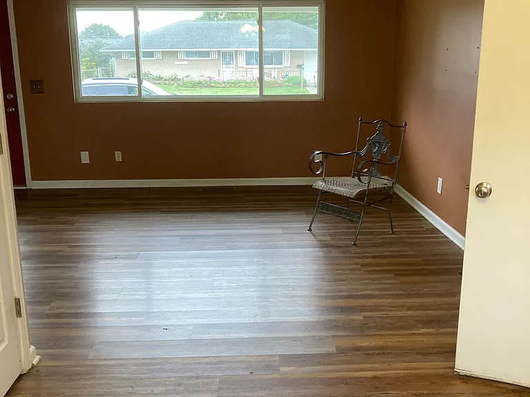 4405 Lambeth Dr — Photo 4