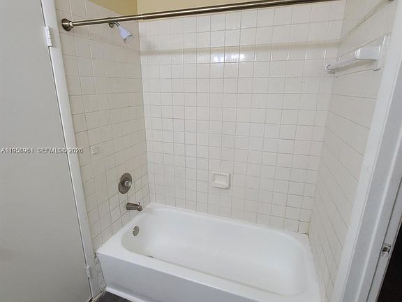 5th image of 1002 Adams Ave #10021002D