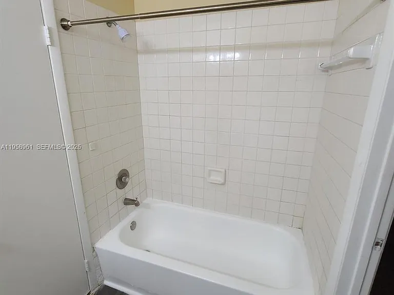 1002 Adams Ave #10021002D — Photo 5