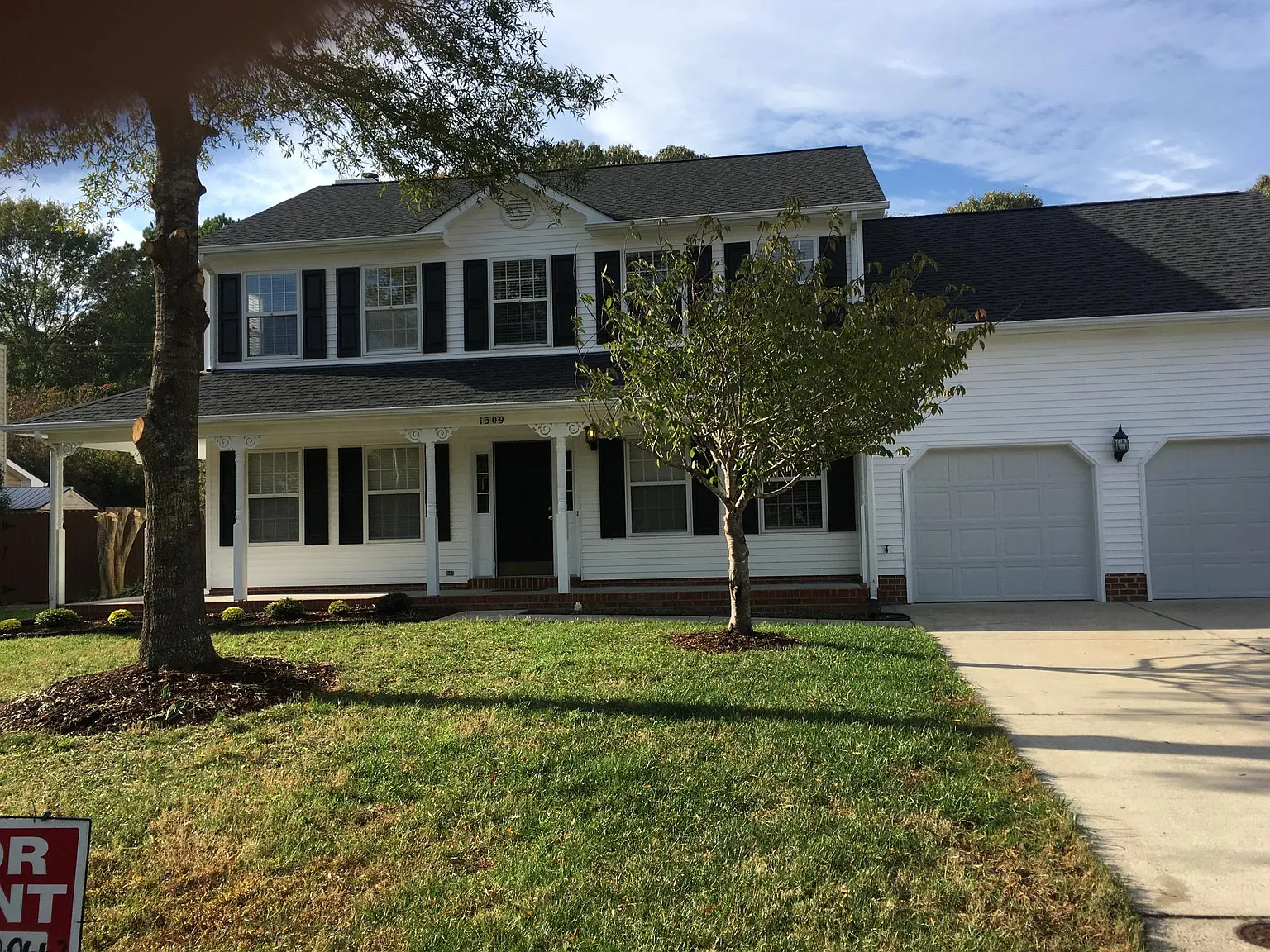 4 bed, 2.5 bath, 2825 sqft, $3,400 — Photo 1