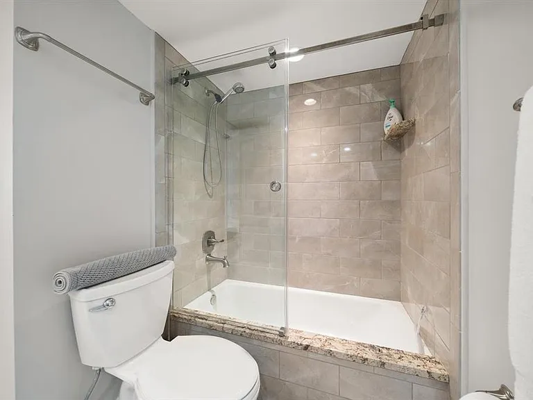 400 Island Way #901 — Photo 19