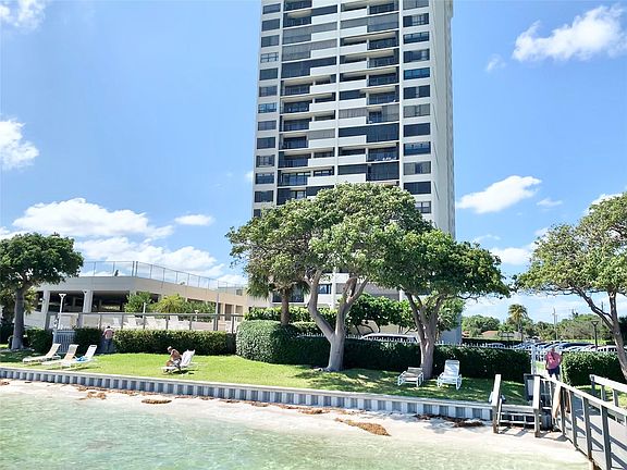 3rd image of 5600 N Flagler Drive #602