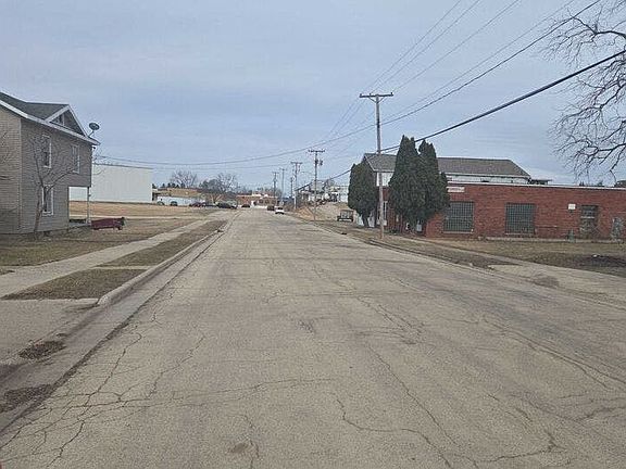 5th image of 535 17th Ave