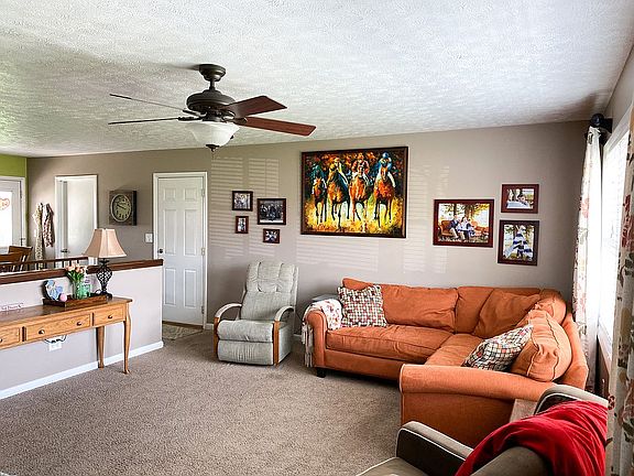 2nd image of 43 Circle Dr
