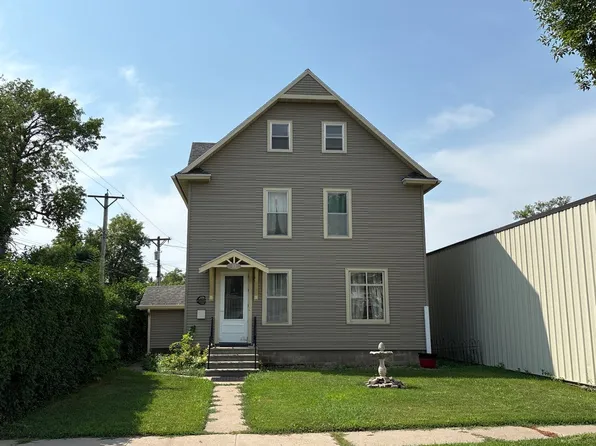 12 5th Ave NE, Aberdeen, SD 57401